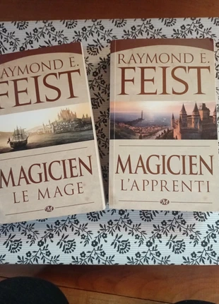 Lot romans Raymond E. Feist, état: Bon état, 5,00 €, 5,95 € Protection acheteurs incluse