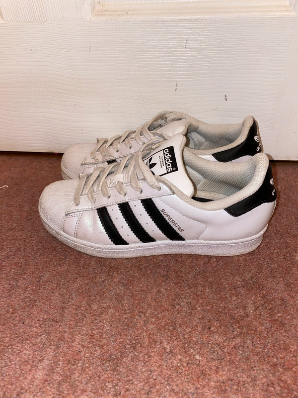 Adidas superstar online trainers size 4