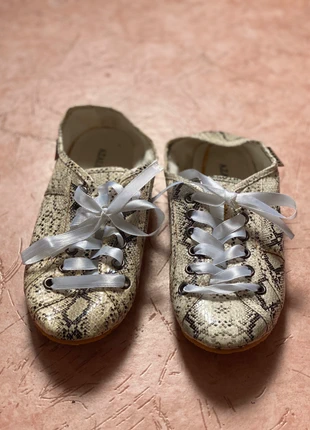 Baskets légères peaux de serpents , zustand: Sehr gut, größe: 37, 1,50 €, 2,28 € inklusive Vinted-Käuferschutz