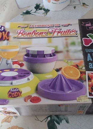 Fabrique de bonbons fruités (complet), brand: Kids Cook, condizioni: Buone, taglia: 5 anni / 110 cm, €7.00, €8.05 include la Protezione acquisti