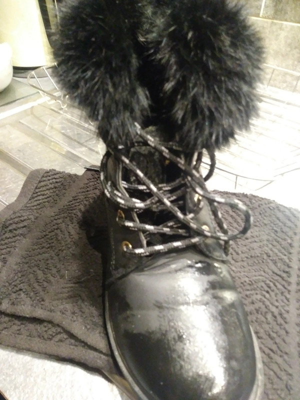 Grey timberland deals boots with fur