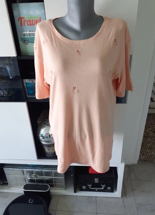 T-shirt orange pâle a motifs fleurie brodé taille 50, brand: Classic, condition: Good, size: 5XL / 50 / 22, €3.00, €3.85 includes Buyer Protection