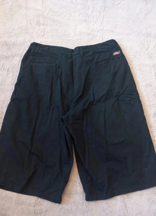Short Oversized Dickies Vintage Noir 105, brand: Dickies, condizioni: Ottime, taglia: IT 42 | W32, €16.99, €18.54 include la Protezione acquisti