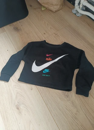 Cropped trui, marque: Nike, état: Bon état, taille: 3 ans / 98 cm, 5,00 €, 5,95 € Protection acheteurs incluse