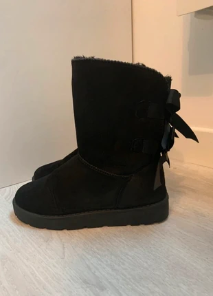 Bottes fourrure 🌈, zustand: Sehr gut, größe: 38, 10,00 €, 11,20 € inklusive Vinted-Käuferschutz