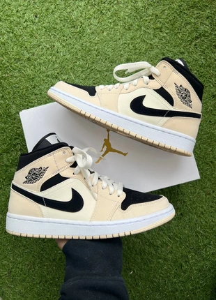 Air Jordan 1 Mid Barely Orange, marca: Nike, estado: Muy bueno, tamaño: 39, 70,00 €, 74,20 € Protección al comprador incluida