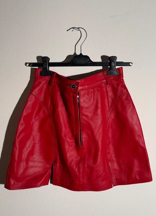 vintage leather red skirt, merk: Vintage Dressing, staat: Heel goed, maat: S / 36 / 8, € 8,00, € 9,10 inclusief Kopersbescherming