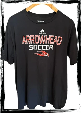 T-shirt - Adidas - taille XL, marke: adidas, zustand: Sehr gut, größe: XL, 12,00 €, 13,30 € inklusive Vinted-Käuferschutz