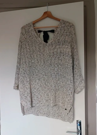 Pull asymétrique crème chiné avec nœud dans le dos et manches 3/4 – Taille L, merk: Bonobo Jeans, staat: Heel goed, maat: L / 40 / 12, € 4,00, € 4,90 inclusief Kopersbescherming