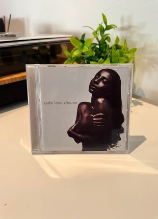 Sade - Love Deluxe (CD), état: Neuf sans étiquette, 11,00 €, 12,25 € Protection acheteurs incluse