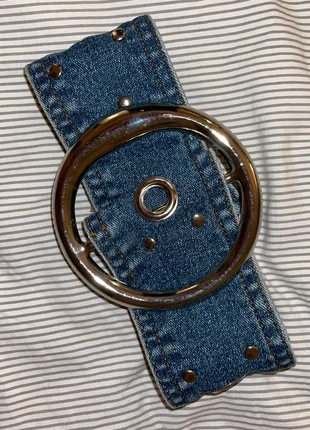 Ceinture large cloutée en jean, état: Très bon état, taille: 75 cm, 4,00 €, 4,90 € Protection acheteurs incluse