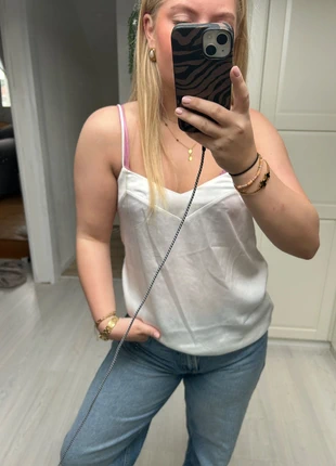 Witte satijnen cami top (maat M, Mango), marque: Mango, état: Très bon état, taille: M / 38 / 10, 5,00 €, 5,95 € Protection acheteurs incluse