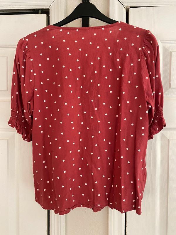 Medium, red polka dot, puffy sleeve shirt 2