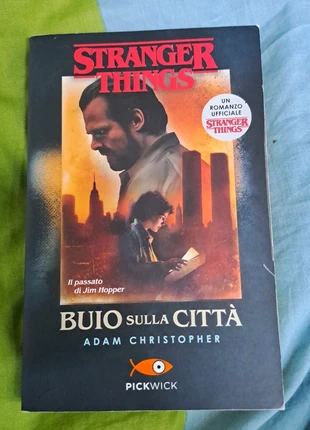 Stranger Things Buio sulla Città - Adam Christopher, état: Très bon état, 3,50 €, 4,38 € Protection acheteurs incluse