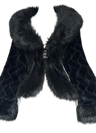 credible iconic vintage faux fur jacket with slightly flared sleeves and big collar, brand: Avant Garde, condition: Very good, size: S / 36 / 8, €110.00, €116.20 includes Buyer Protection