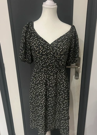 Robe d’été fleurie avec dos nu S/M, brand: Boutique indépendante, condizioni: Nuovo senza cartellino, taglia: S / IT 40 / EU 36, €3.00, €3.85 include la Protezione acquisti