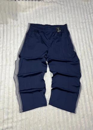 Vintage Baggy TrackPants Navy Blue Stripes Special Edition, brand: Vintage Dressing, condizioni: Nuovo senza cartellino, taglia: XL, €19.95, €21.65 include la Protezione acquisti