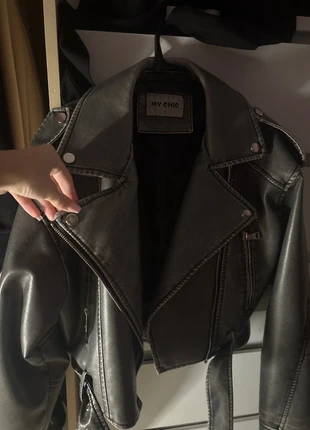 veste en cuir kaki, marque: Boutique indépendante, état: Très bon état, taille: S / 36 / 8, 22,00 €, 23,80 € Protection acheteurs incluse