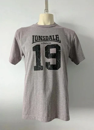 T-shirt gris Lonsdale London - taille M, merk: Lonsdale, staat: Heel goed, maat: M, € 9,00, € 10,15 inclusief Kopersbescherming Pro