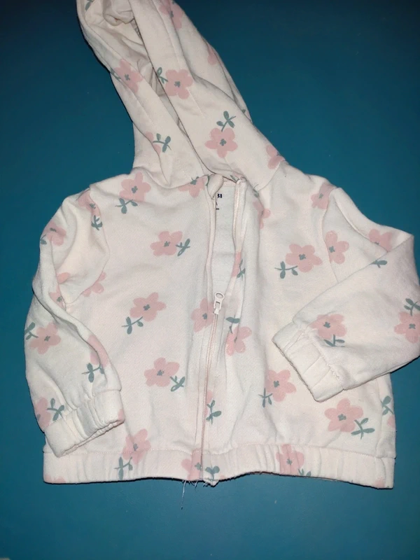 Veste zippée à capuche taille 12 mois Kiabi