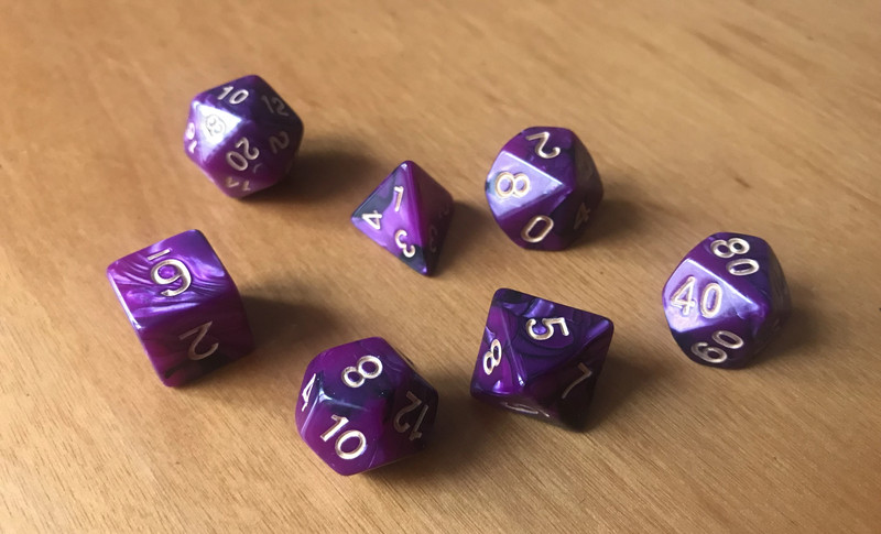 Set di 7 Dadi Viola marmorizzati + sacchetto gratis / 7 Dice Set Marbled Purple + free bag 2