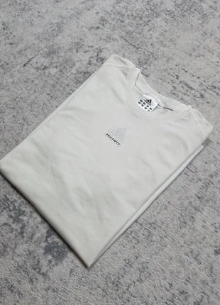 T-shirt Adidas Techfit ClimaCool Blanc Femme L Sport Performance Vintage, marke: adidas, zustand: Sehr gut, größe: L / 40 / 12, 24,95 €, 26,90 € beinhaltet Vinted-Käuferschutz Pro