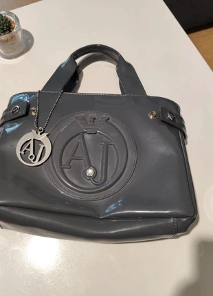 Magnifique sac Armani jeans, marque: Armani Jeans, état: Bon état, 8,00 €, 9,10 € Protection acheteurs incluse