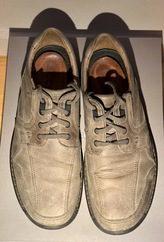 Ecco light top shock point shoes