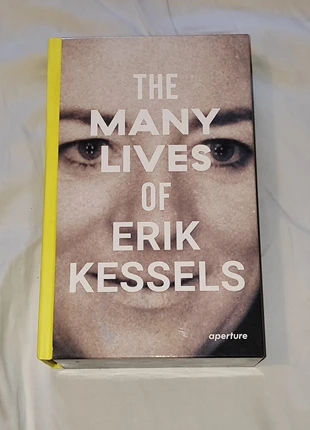 Photobook "The Many lives of Erik Kessels" (Aperture, 2017), état: Neuf sans étiquette, 40,00 €, 42,70 € Protection acheteurs incluse