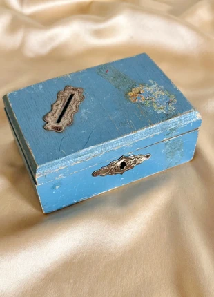 Deliziosa cassetta del risparmio anni ‘50 in legno dipinto💰, état: Satisfaisant, 6,00 €, 7,00 € Protection acheteurs incluse