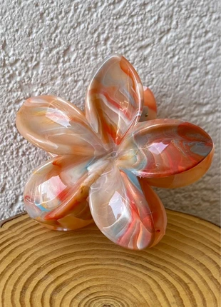 Pince à cheveux en forme de fleurs dégradé de couleur neuve, marke: Zara, zustand: Neu, mit Etikett, 3,00 €, 3,85 € inklusive Vinted-Käuferschutz