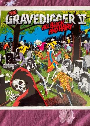 The Gravedigger V – All Black And Hairy, zustand: Neu, 35,00 €, 37,45 € inklusive Vinted-Käuferschutz