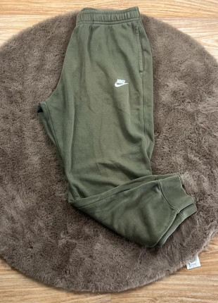 Jogging Vert Nike Basic, marque: Nike, état: Neuf sans étiquette, taille: XL, 29,99 €, 32,19 € Protection acheteurs incluse