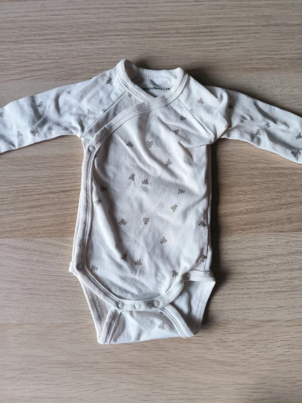 Lot bodys 3 mois - photo numéro 2
