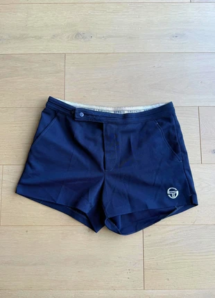Magnifique short Sergi Tacchini vintage, marque: Sergio Tacchini, état: Très bon état, taille: L / 40 / 12, 5,00 €, 5,95 € Protection acheteurs incluse