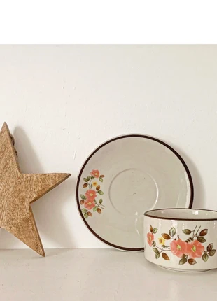 Tasse en grès grand format motif fleuri avec soucoupe , marke: Grès, zustand: Sehr gut, 15,00 €, 16,45 € inklusive Vinted-Käuferschutz