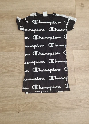 Robe champion , marque: Champion, état: Très bon état, taille: 7 ans / 122 cm, 4,00 €, 4,90 € Protection acheteurs incluse
