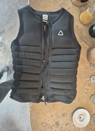 Gilet d'impact Follow, brand: Follow, condition: New without tags, €50.00, €53.20 includes Buyer Protection