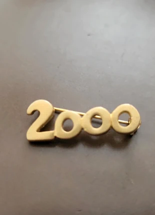Broche vintage dorée neuve avec pochette "2000", marca: Inconnu, estado: Nuevo sin etiquetas, 9,50 €, 10,68 € Protección al comprador incluida