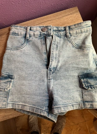 Pantalón vaquero corto Bershka, marca: Bershka, estado: Novo sem etiquetas, tamanho: XS / 34 / 6, €7.00, €8.05 inclui Proteção do Comprador
