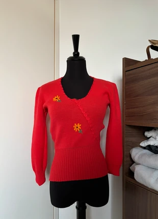 Pull Vintage Rouge à Fleurs Brodées, condizioni: Ottime, taglia: XS / IT 38 / EU 34, €20.00, €21.70 include la Protezione acquisti