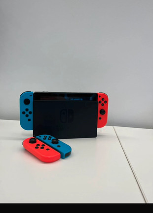 Nintendo Switch con 4 joycon, marque: Nintendo, état: Très bon état, 132,00 €, 139,30 € Protection acheteurs incluse