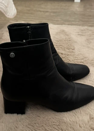 Zwarte leren Pollini hakjes, merk: Pollini, staat: Veelgebruikt, maat: 38, € 15,00, € 16,45 inclusief Kopersbescherming