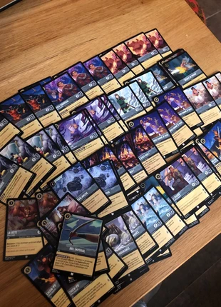 Lot 60 cartes lorcana chapitre 4, marke: Disney, zustand: Neu, 6,00 €, 7,00 € inklusive Vinted-Käuferschutz
