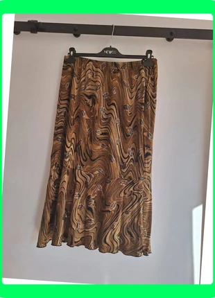 Jupe vintage fluide marron XXL motif feuilles, zustand: Sehr gut, größe: XXL / 44 / 16, 6,00 €, 7,00 € beinhaltet Vinted-Käuferschutz Pro