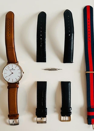 Montre Daniel Klein avec 4 bracelets interchangeables, marke: Daniel Klein, zustand: Sehr gut, größe: 30–38 mm, 12,00 €, 13,30 € inklusive Vinted-Käuferschutz
