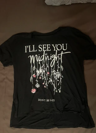 T shirt Bershka, merk: Bershka, staat: Heel goed, maat: M / 38 / 10, € 4,00, € 4,90 inclusief Kopersbescherming