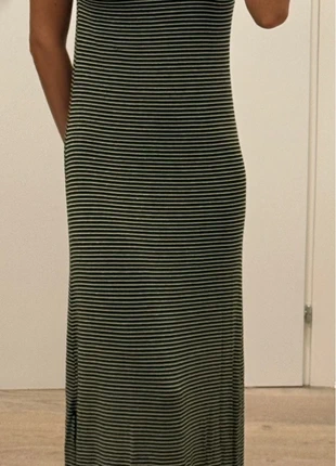 Vestito lungo King Kong a righe nere/oro elasticizzato S ottime condizioni, merk: King Kong, staat: Heel goed, maat: S / 36 / 8, € 8,00, € 9,10 inclusief Kopersbescherming