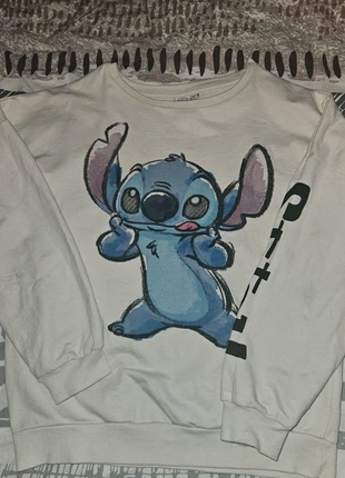 Pull Disney Stitch blanc – Taille 14 ans 🩵, brand: Disney, condition: Good, size: 14 years / 164 cm, €4.20, €5.11 includes Buyer Protection