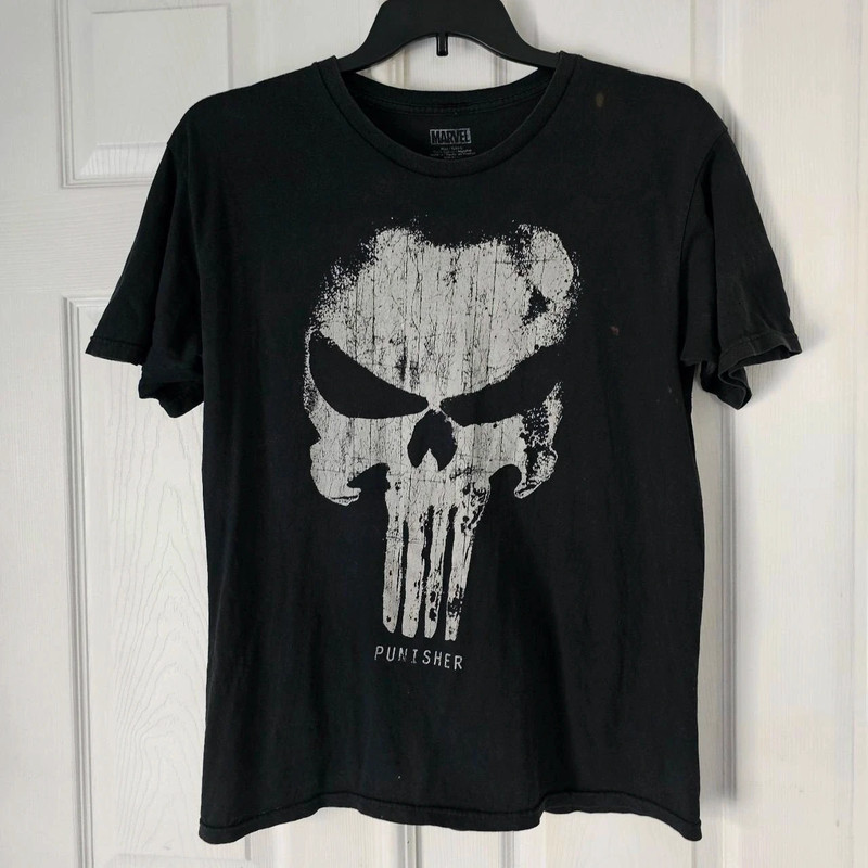 Marvel punisher grunge emo tshirt
Size large 1